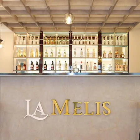 לינה וארוחת בוקר La Melis 3*